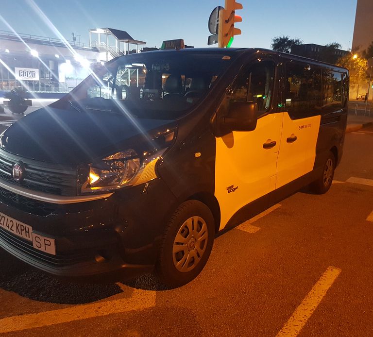 TAXI BARCELONA 8 PLAZAS.